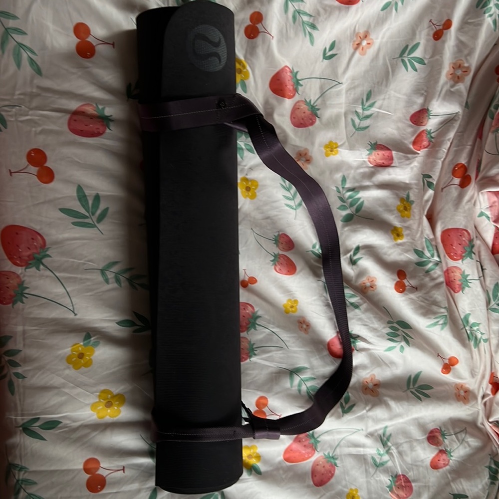 Lulu lemon yoga mat and carrier strap